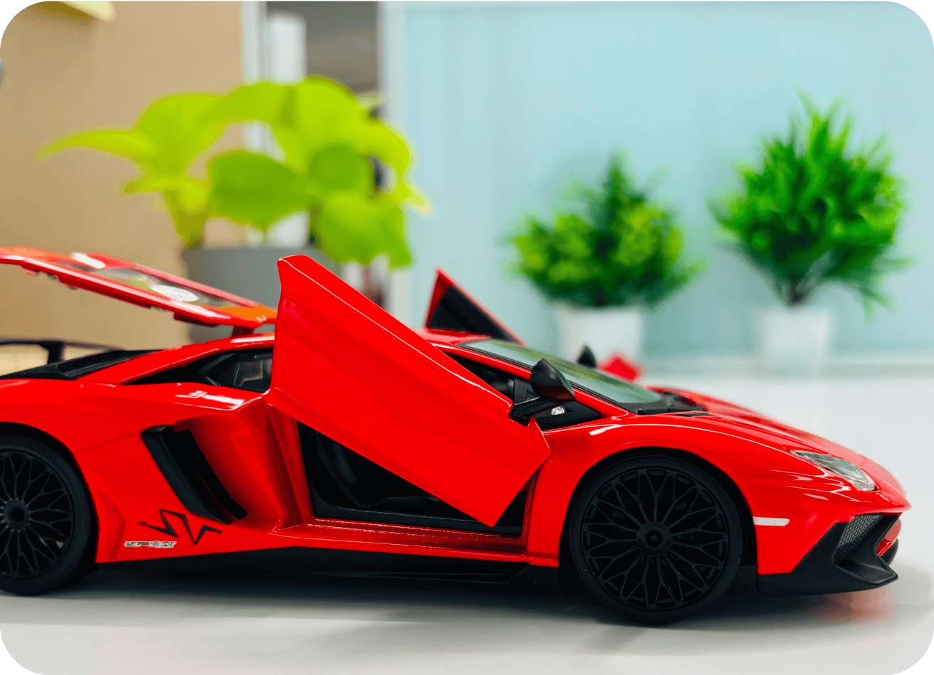 image of scaled model of Lamborghini Aventador SVJ